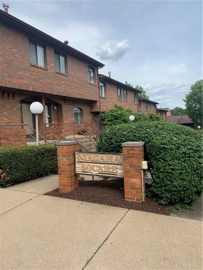 3265 Niagara Sq