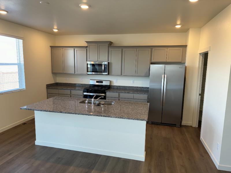 5996 Amerifax Dr - Photo 2 of 29