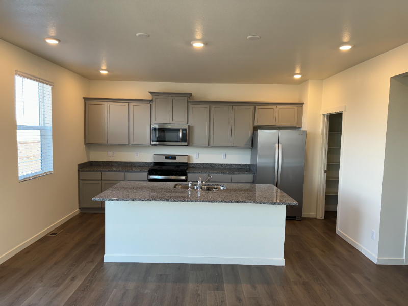 5996 Amerifax Dr - Photo 3 of 29