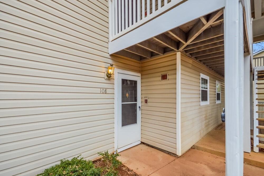 108 Augusta Dr Se - Photo 3 of 18