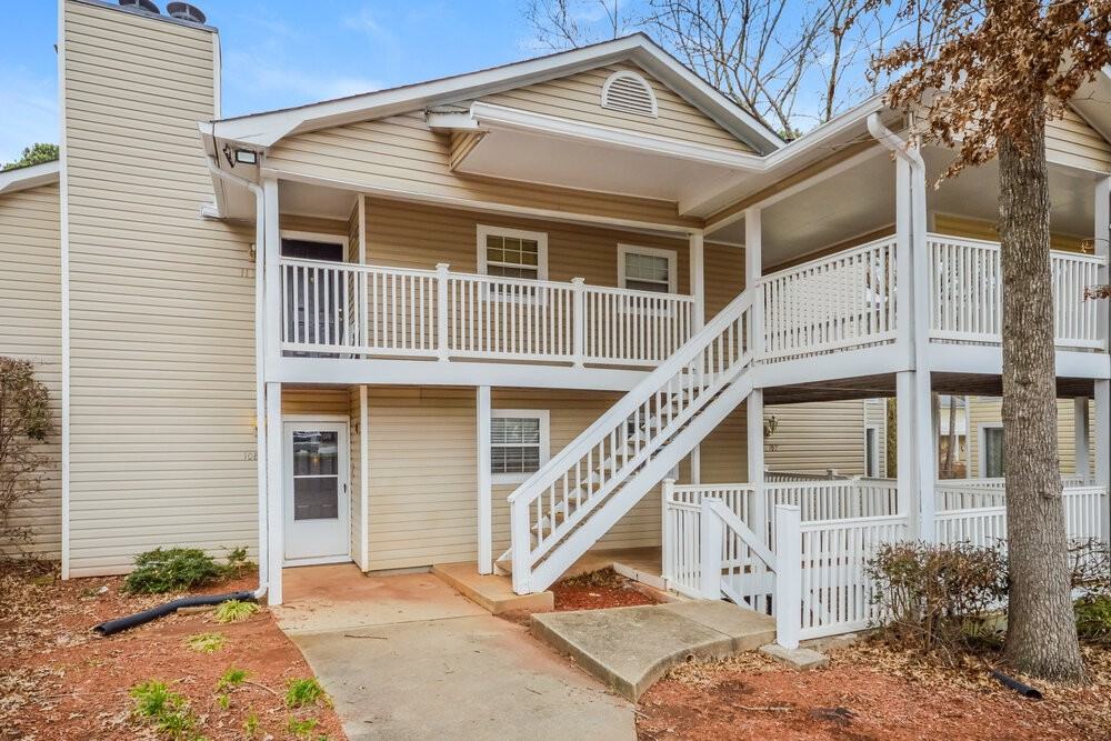 108 Augusta Dr Se - Photo 4 of 18