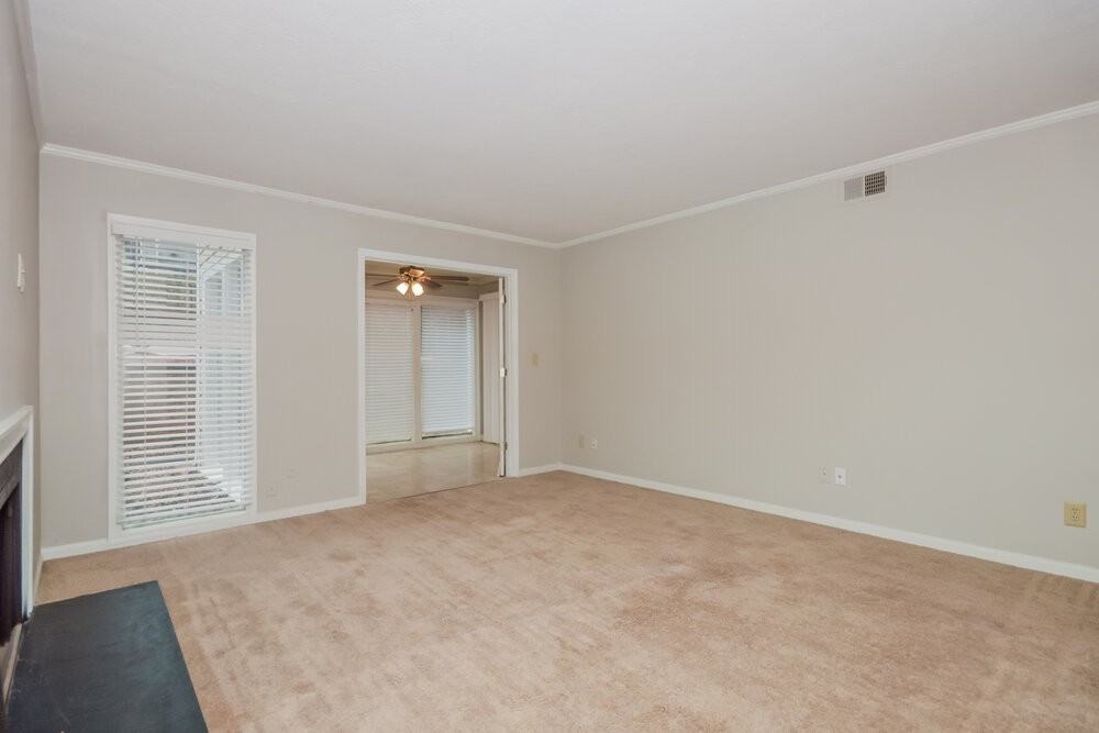 108 Augusta Dr Se - Photo 5 of 18