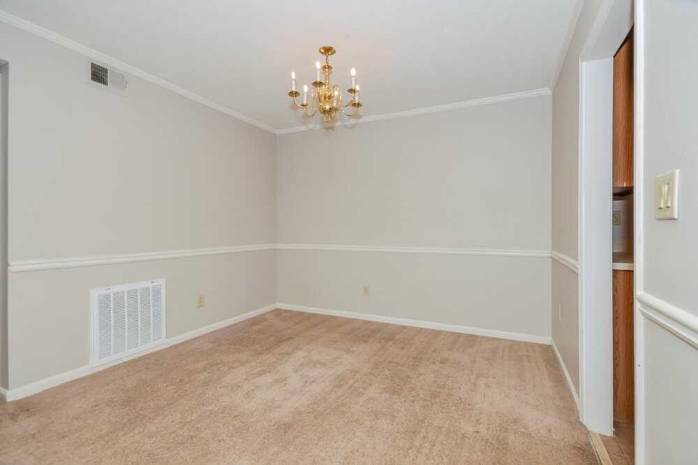108 Augusta Dr Se - Photo 7 of 18