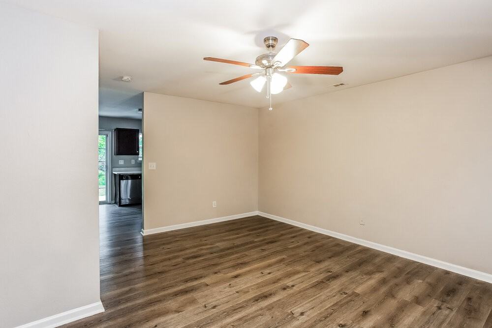 4822 Abercromby St - Photo 5 of 16