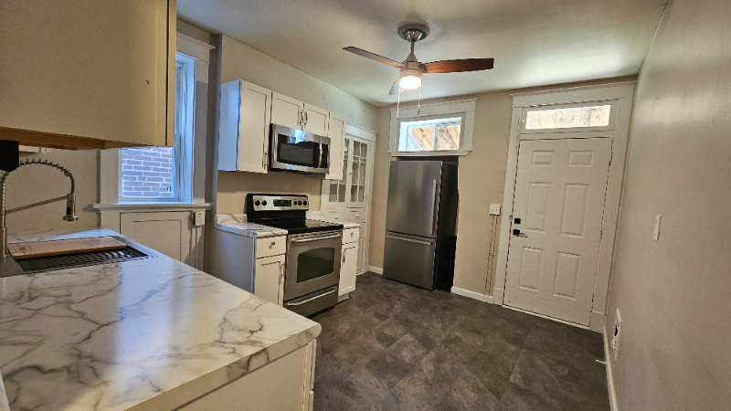 2239 California Ave - Photo 2 of 29
