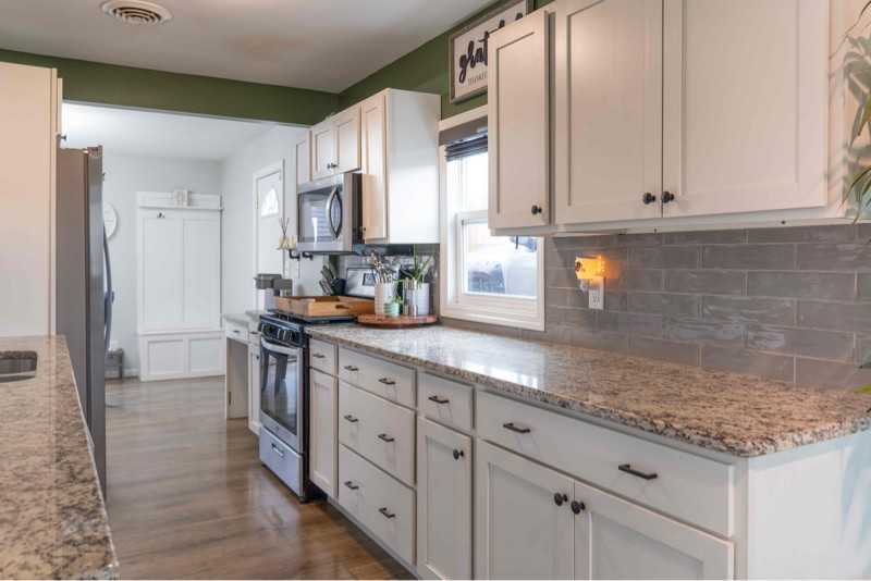 186 Harrington Ave - Photo 5 of 20