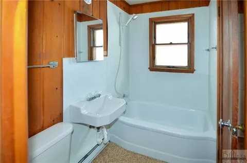922 1/2 Terry Ave - Photo 3 of 11