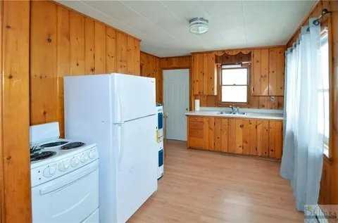 922 1/2 Terry Ave - Photo 4 of 11