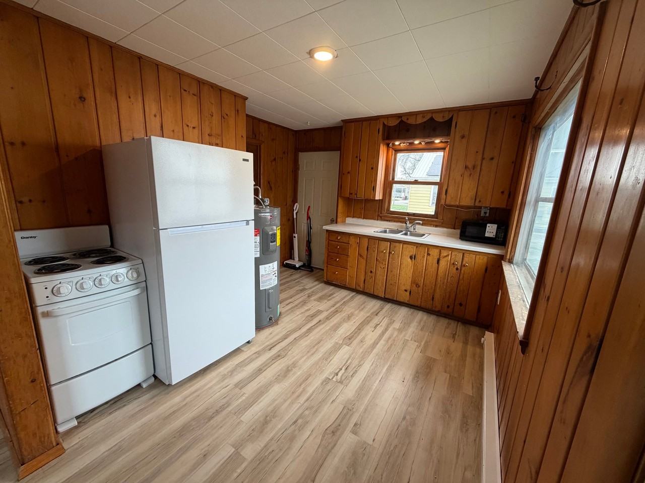 922 1/2 Terry Ave - Photo 7 of 11