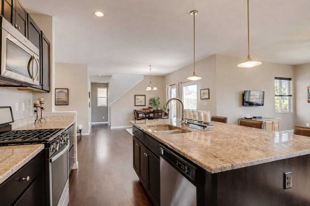 14018 Pastel Ln - Photo 3 of 20
