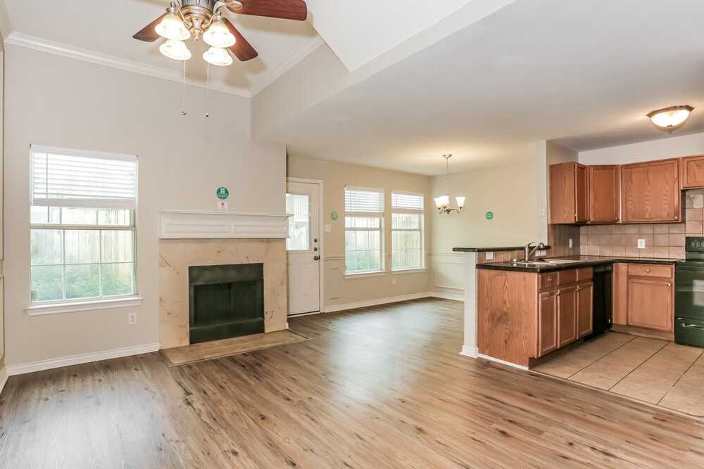 12634 Bay Ave - Photo 5 of 21