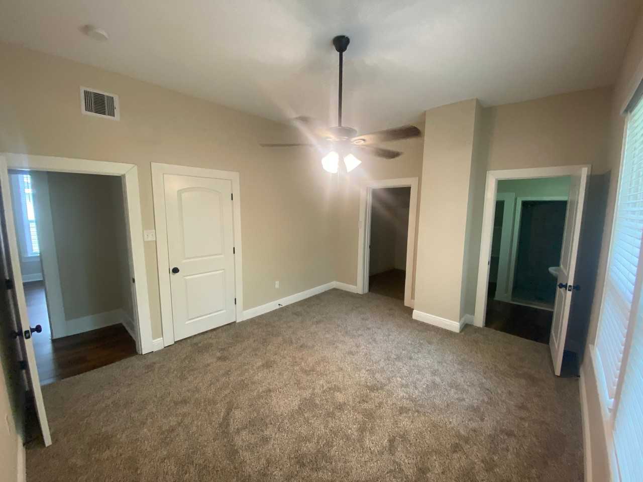 2065 Broadway St - Photo 4 of 11
