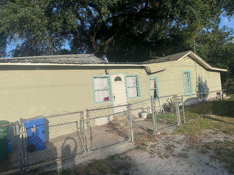 1915 W Kirby St - Photo 3 of 20
