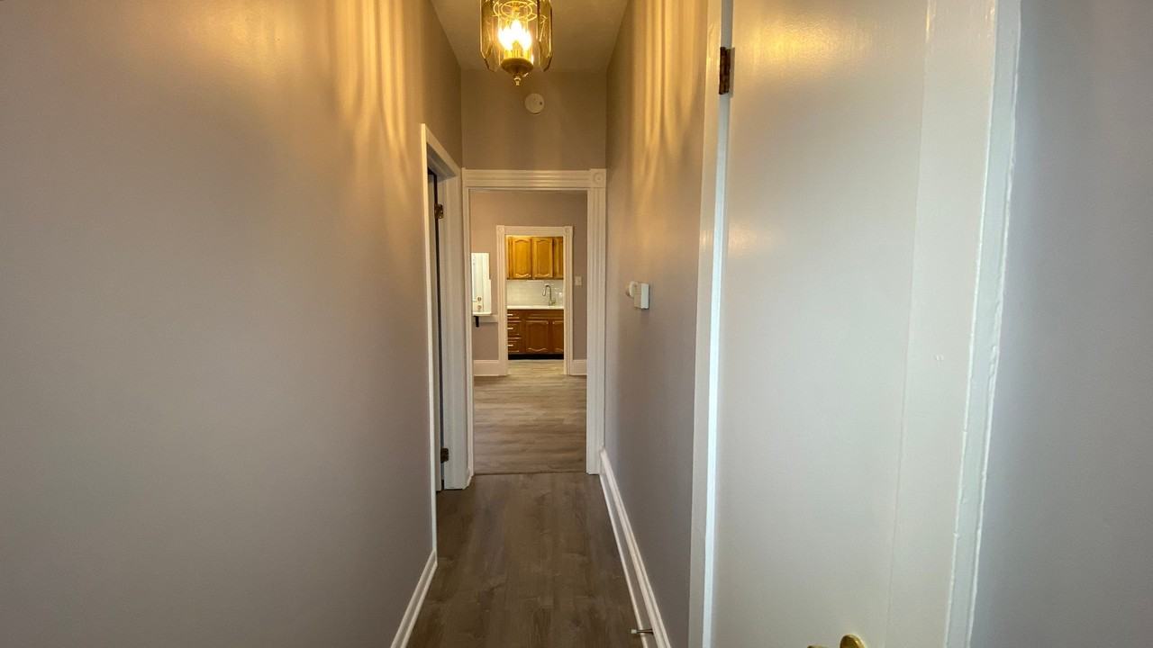 332 W Lemon St #1 - Photo 3 of 18