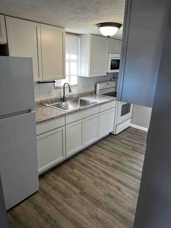 17810 1/2 W Fillmore St - Photo 3 of 6