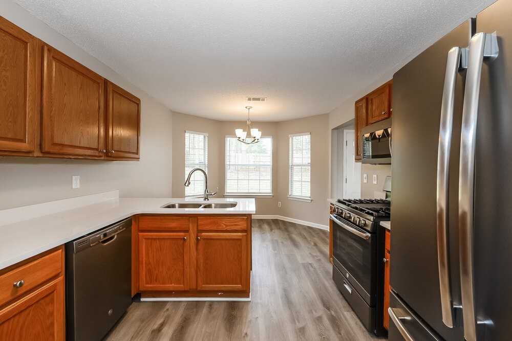 5467 Sapphire Cir - Photo 7 of 16