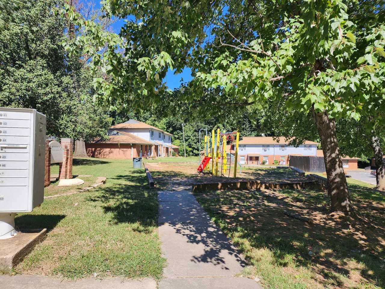 818 Villa Ct #D - Photo 6 of 14