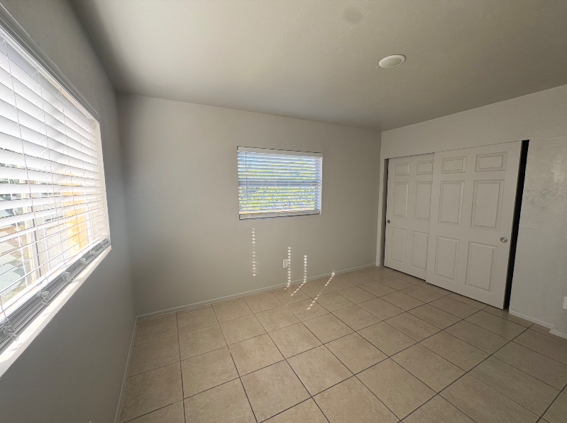 8257 Beacon Blvd - Photo 5 of 6