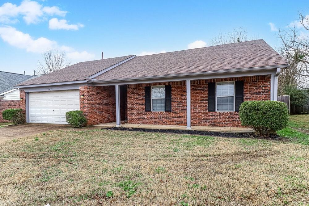 120 Pinewood Dr - Photo 2 of 16