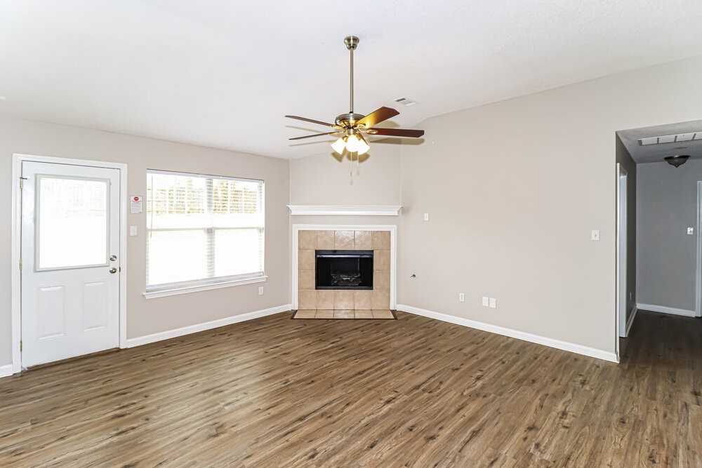 120 Pinewood Dr - Photo 5 of 16