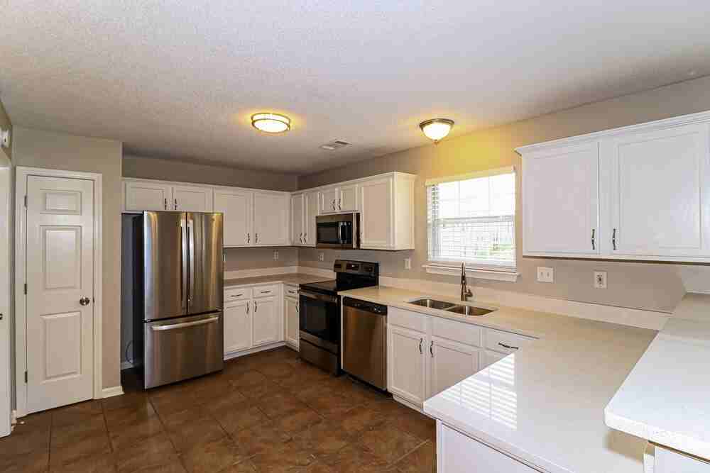 120 Pinewood Dr - Photo 7 of 16