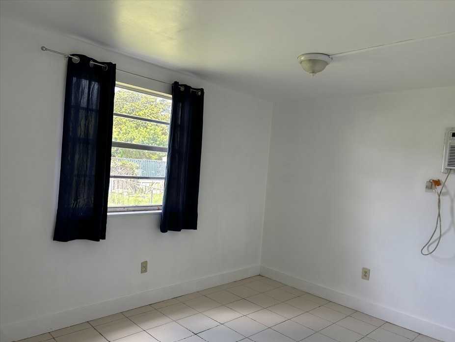 2412 Nw 19th Ave #2 - Photo 4 of 9