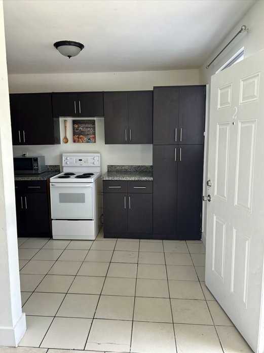 2412 Nw 19th Ave #2 - Photo 7 of 9
