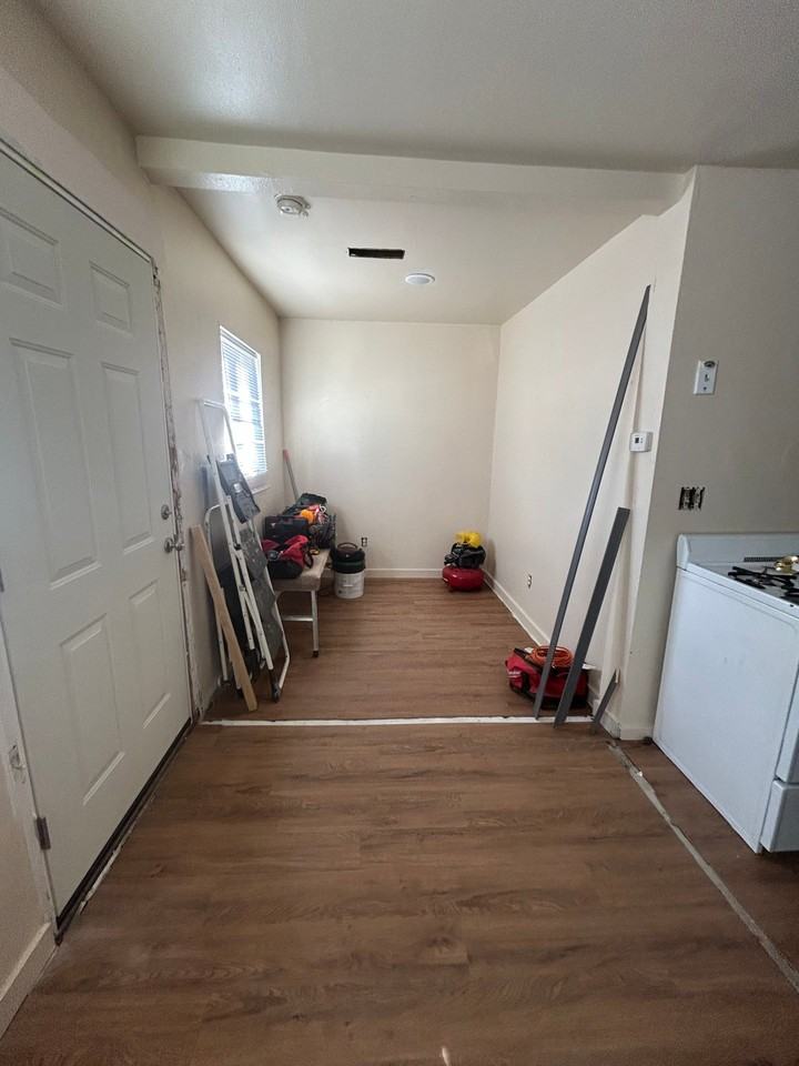 536 1/2 E K St - Photo 2 of 6