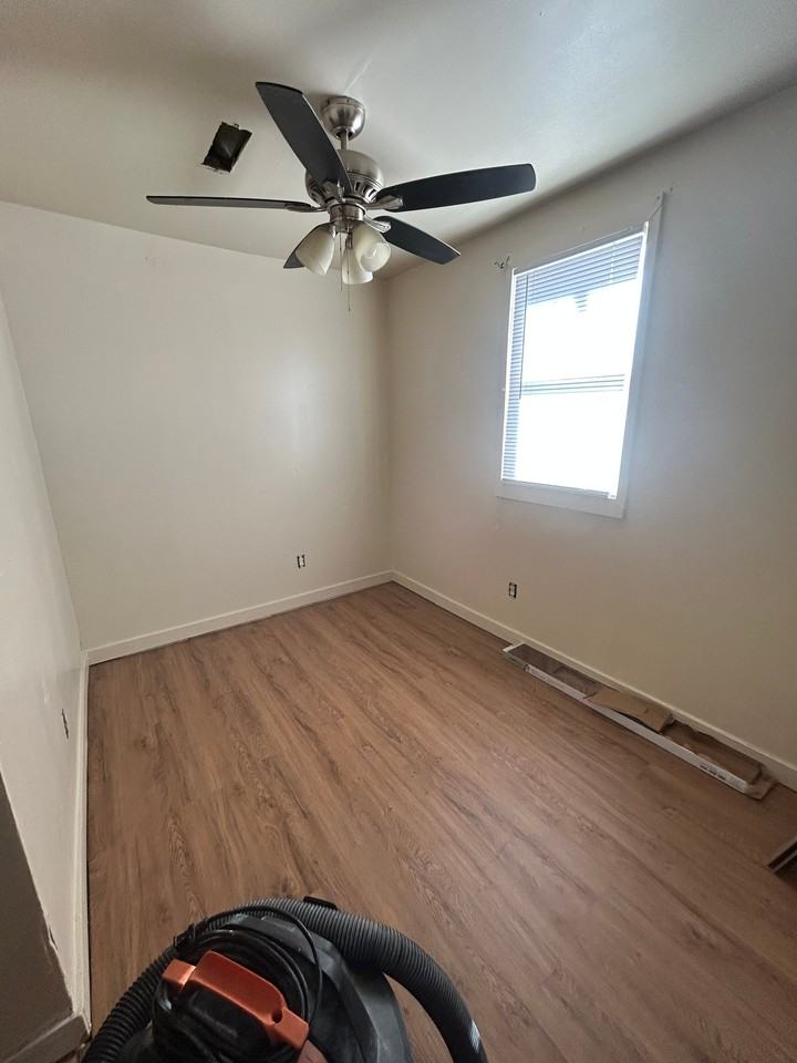536 1/2 E K St - Photo 5 of 6