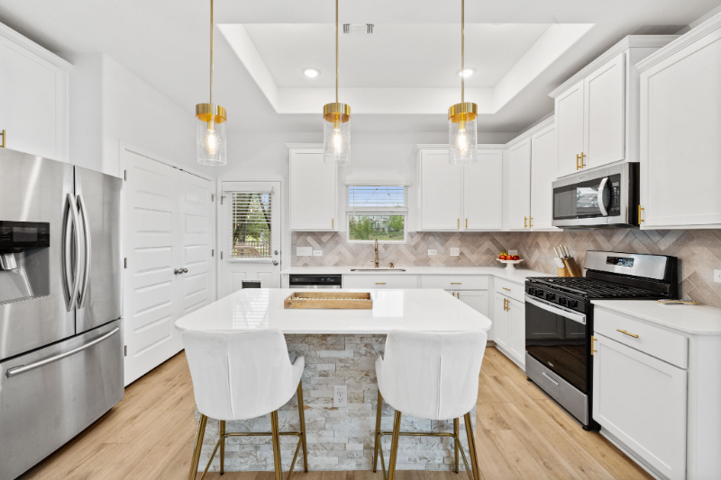 1020 Legend Milton Ln - Photo 2 of 20