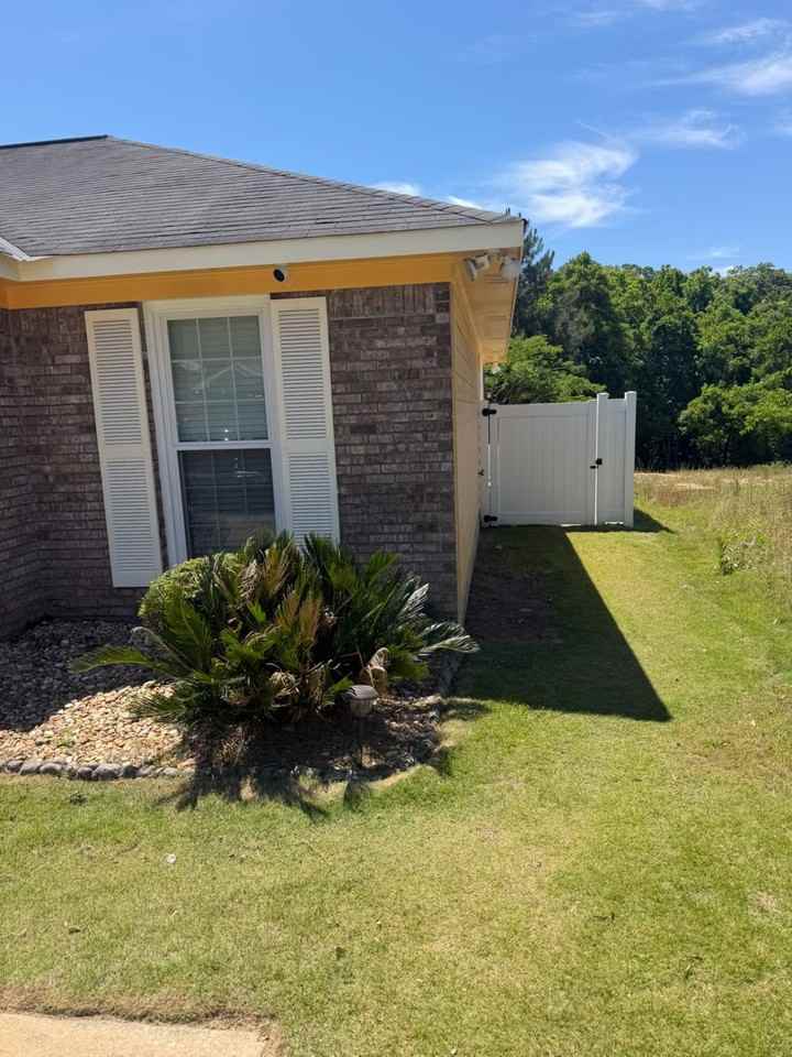 5214 Kingsberry St - Photo 2 of 18