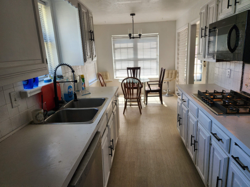 2202 Shannon Ln - Photo 3 of 11