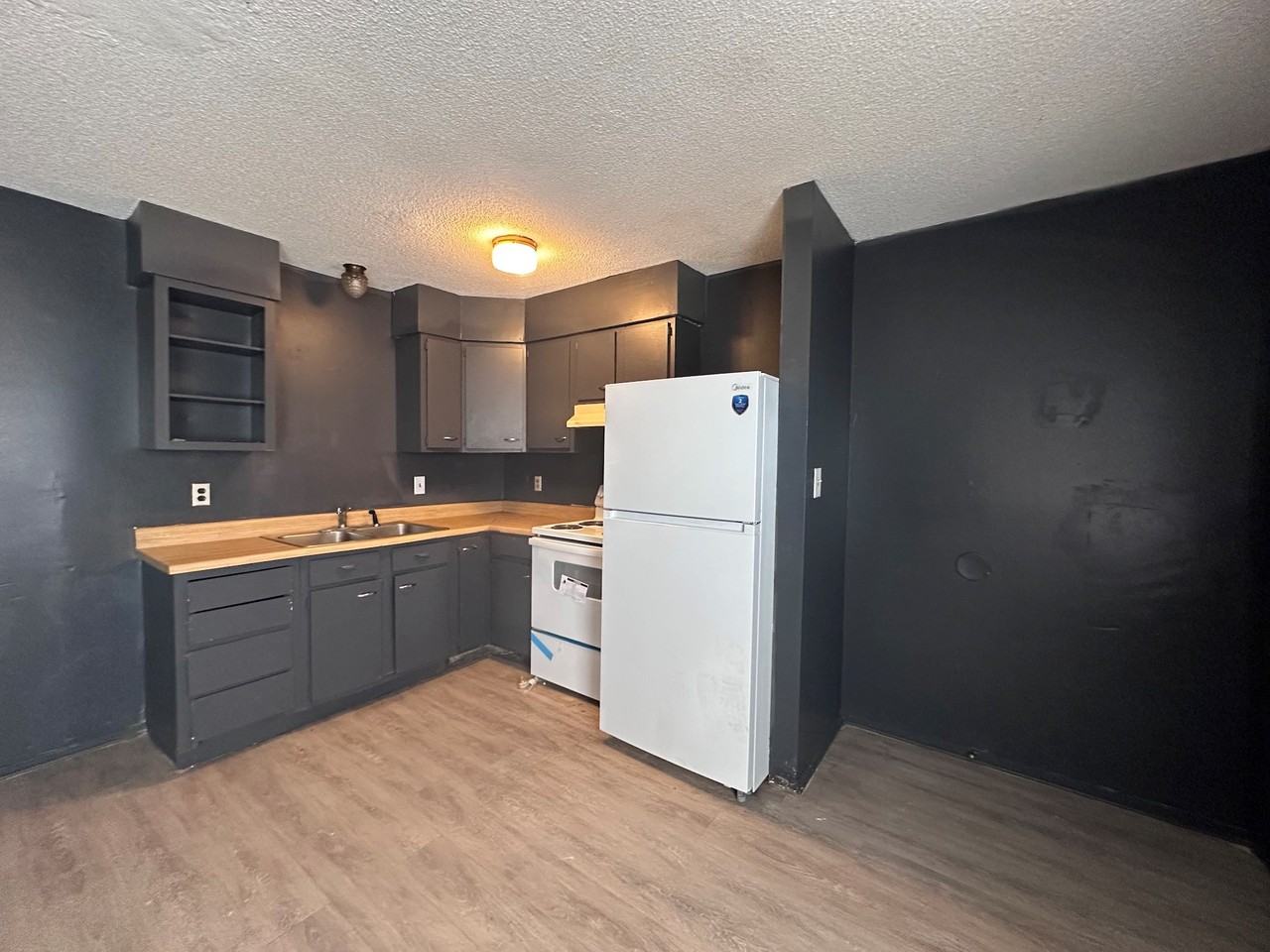 504 W Woodbury St Apt 3 - Photo 2 of 8