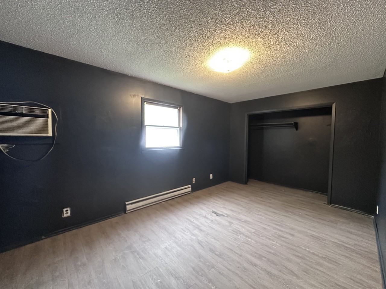 504 W Woodbury St Apt 3 - Photo 7 of 8