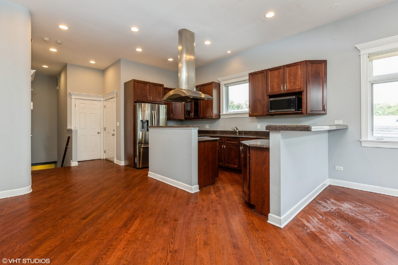 2451 W Cortland St #3 - Photo 3 of 13