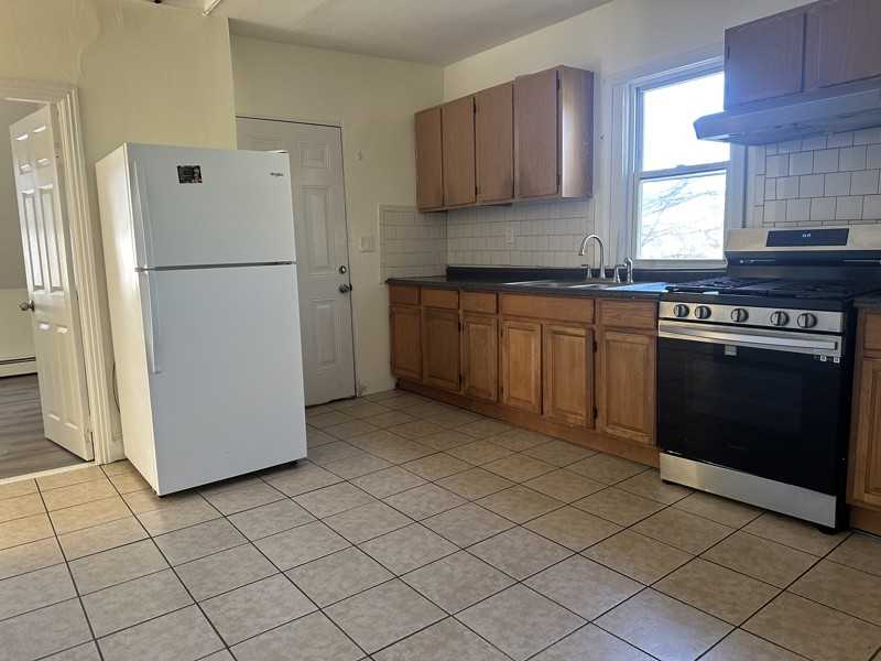 106 Taylor St #3 - Photo 4 of 7