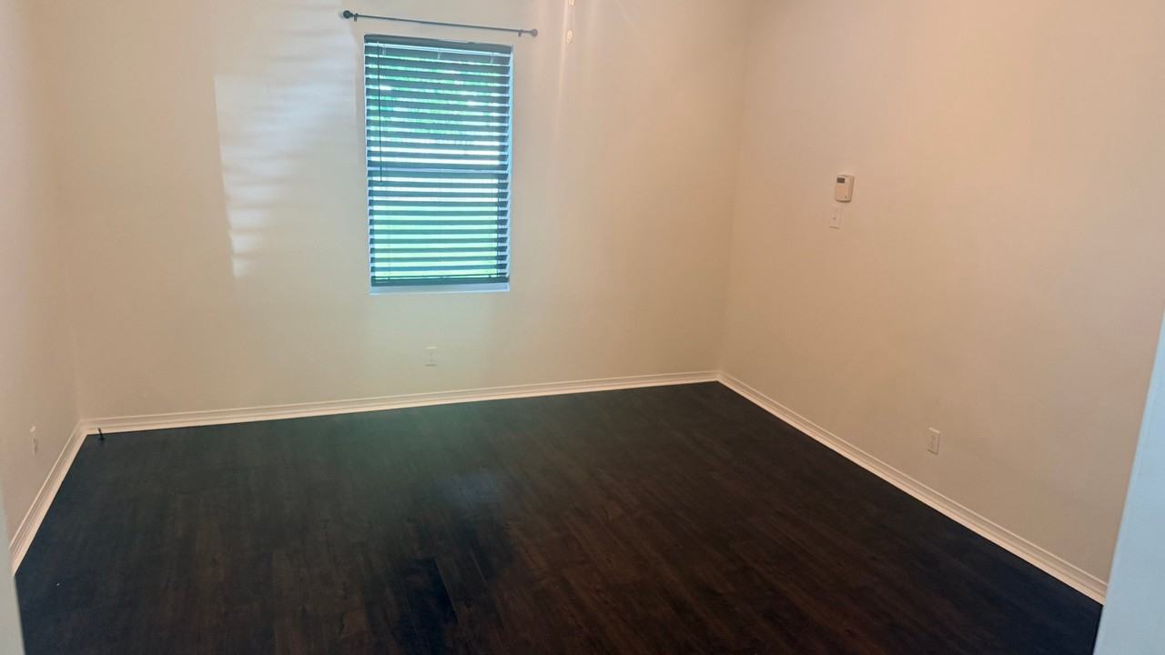 402 S Cherry St - Photo 6 of 12
