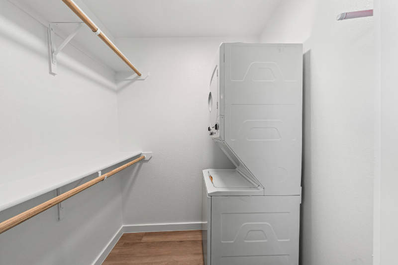 107 Thomas St Unit B - Photo 2 of 13