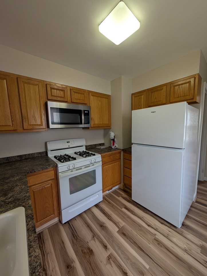 807 Thurman St - Photo 2 of 20