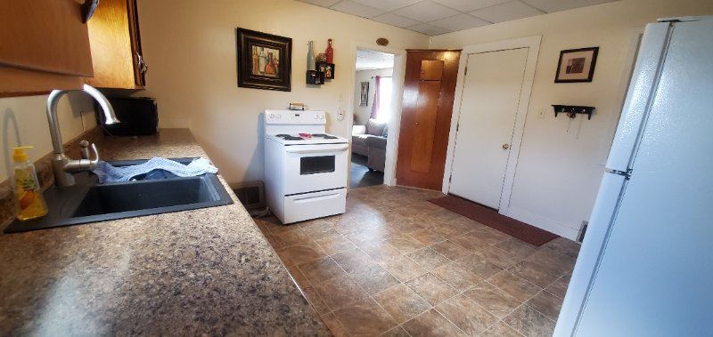 243 Park Ave - Photo 4 of 11