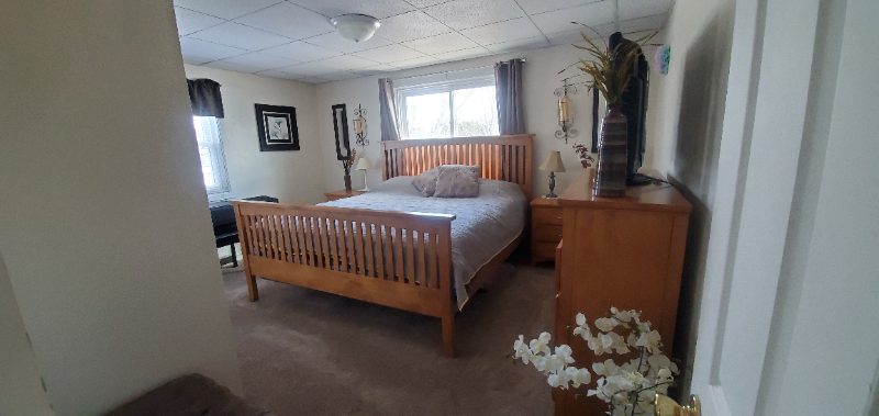 243 Park Ave - Photo 7 of 11