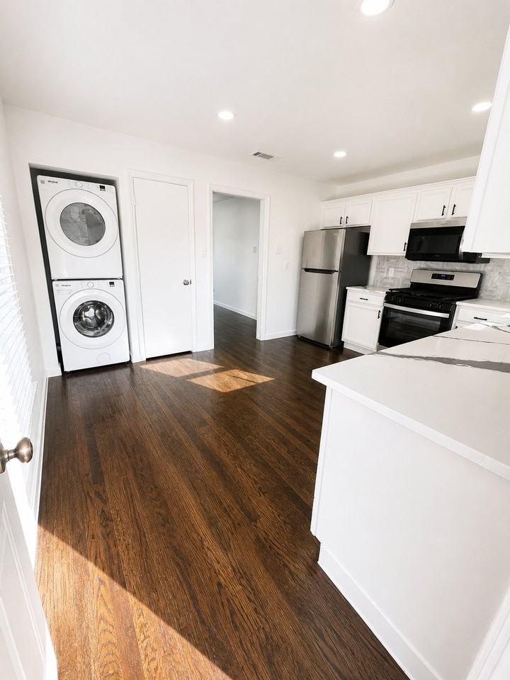 2065 S Farola Dr - Photo 3 of 11