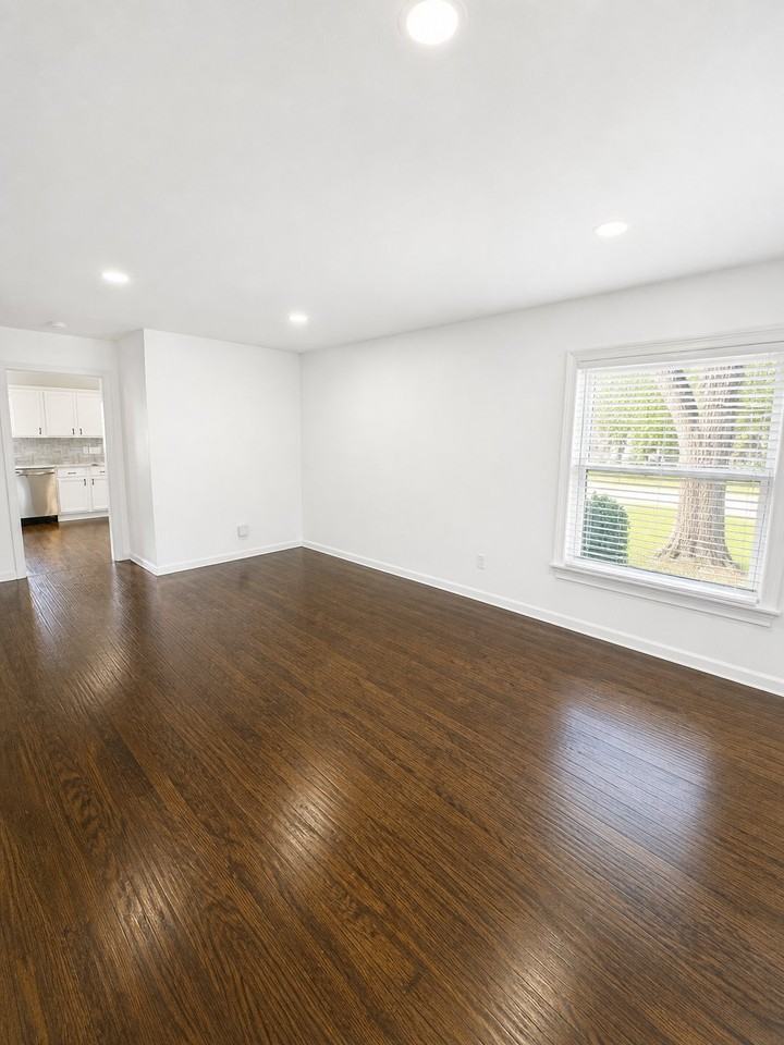 2065 S Farola Dr - Photo 4 of 11