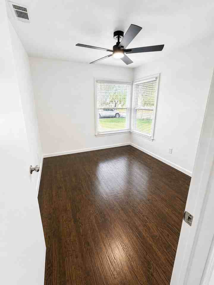 2065 S Farola Dr - Photo 6 of 11