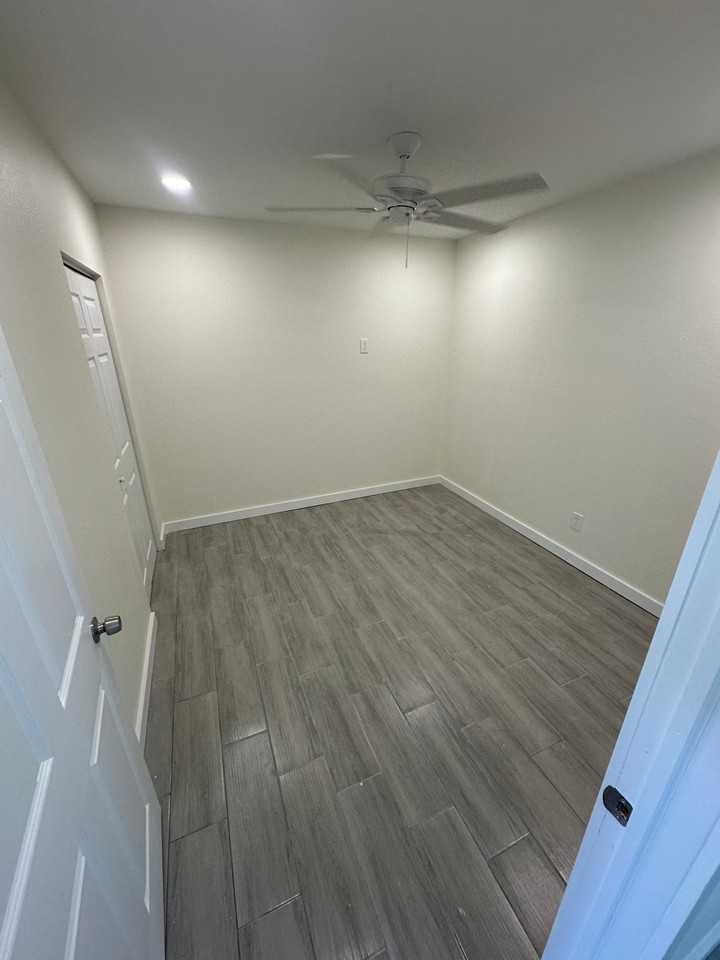 602 Cedar Pl #B - Photo 3 of 7