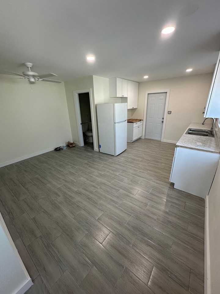 602 Cedar Pl #B - Photo 4 of 7
