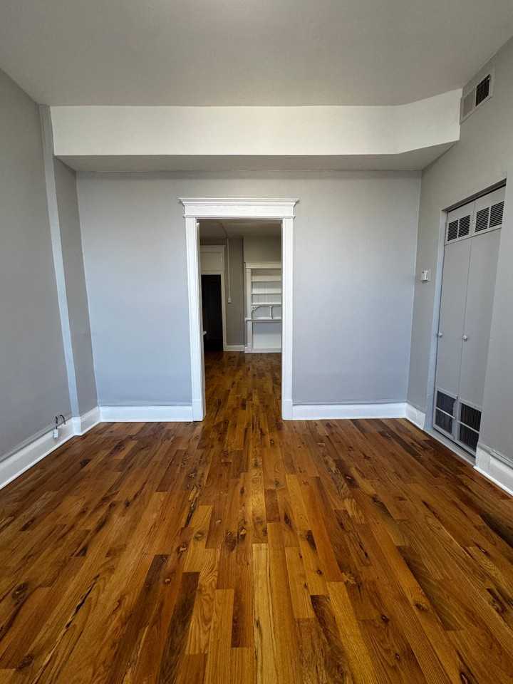 2228 W 18th Pl #2R - Photo 3 of 8