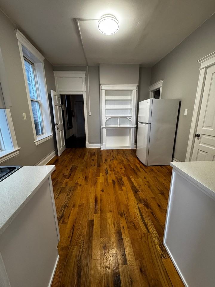 2228 W 18th Pl #2R - Photo 5 of 8