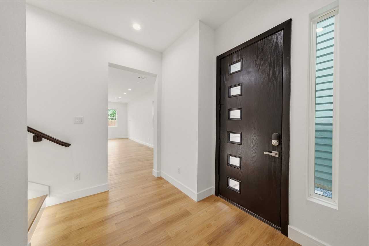 4441 Gunter St - Photo 4 of 19
