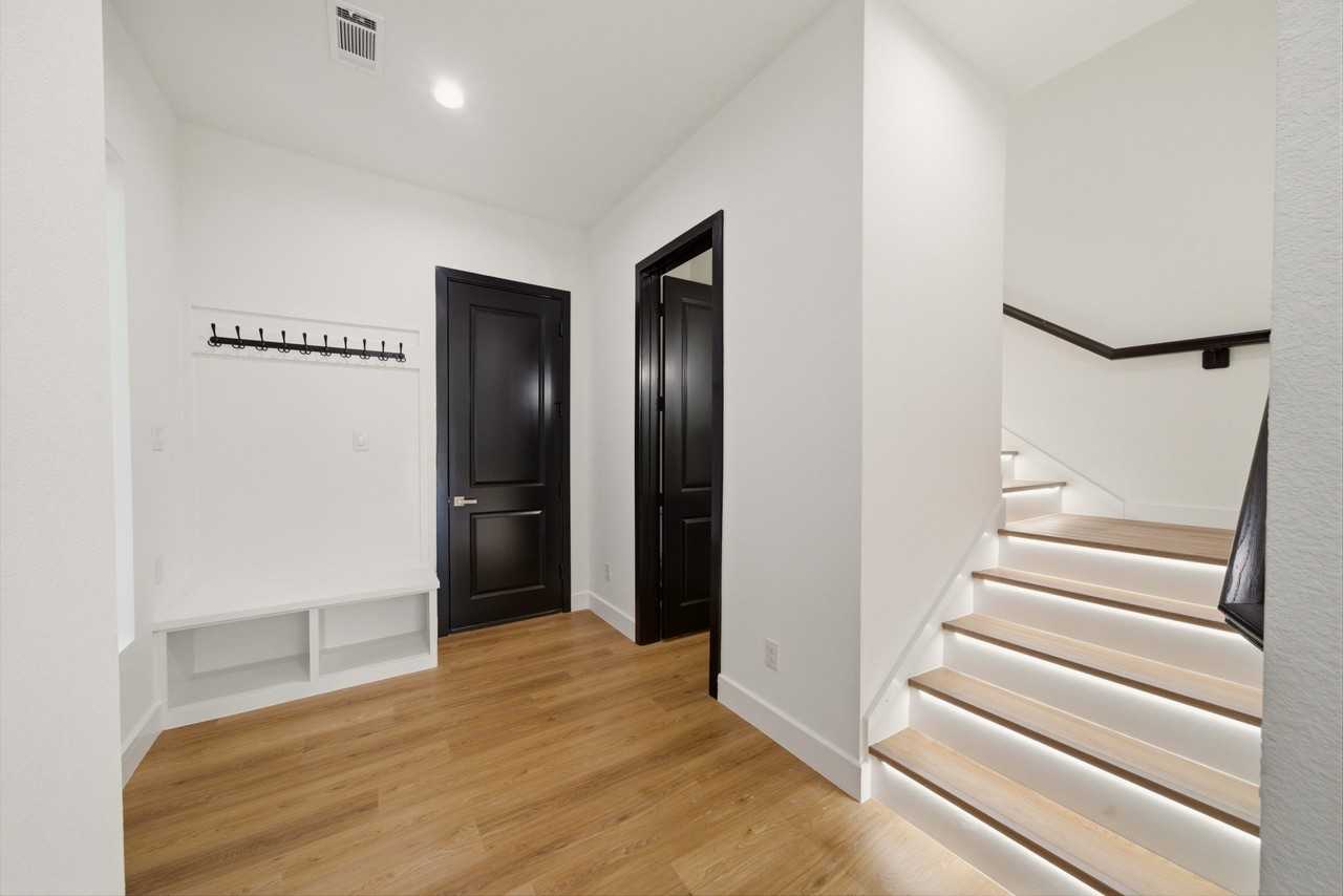 4441 Gunter St - Photo 5 of 19